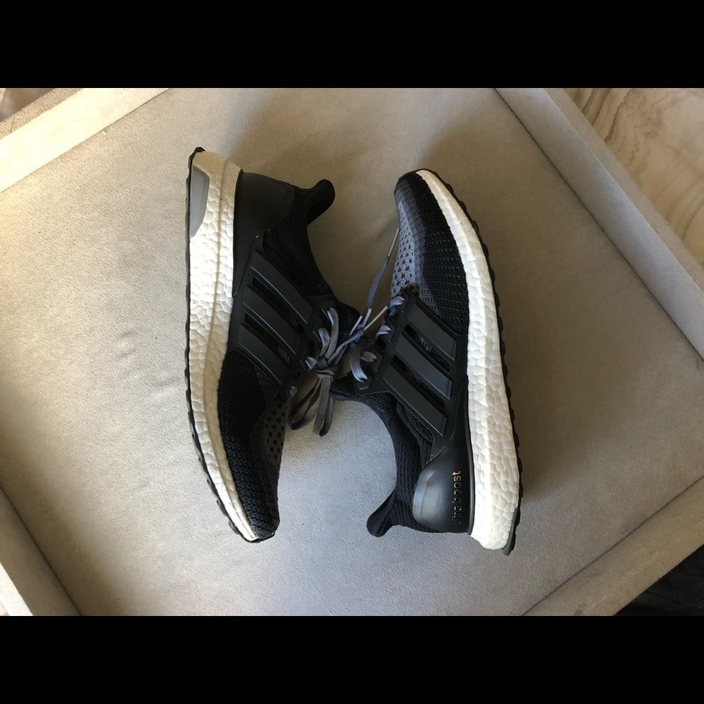Authentic Adidas UltraBOOST m in size 7.5 MENS